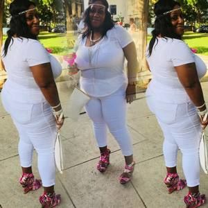 Meet your Posher, Monica